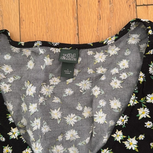 Wild Fable | floral tie front crop shirt | size L - Picture 3 of 5